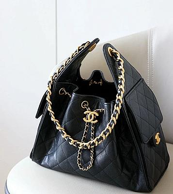 CHANEL 25 DIAMOND CHAIN HANDLE HANDBAG - Signature Collection