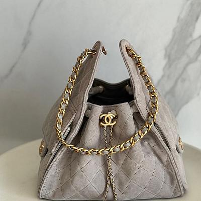 CHANEL 25 DIAMOND CHAIN HANDLE HANDBAG - Signature Collection