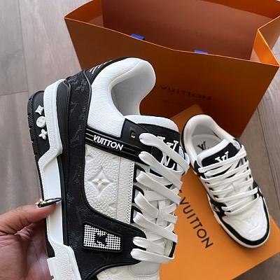 LV TRAINER SNEAKER